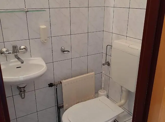 Uslugi Hotelarskie 호텔 2*