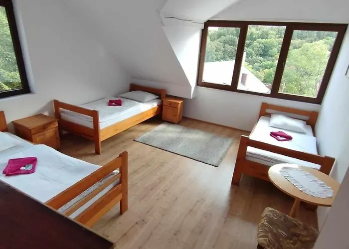 호텔 Uslugi Hotelarskie