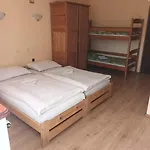 ホテル Uslugi Hotelarskie 2*