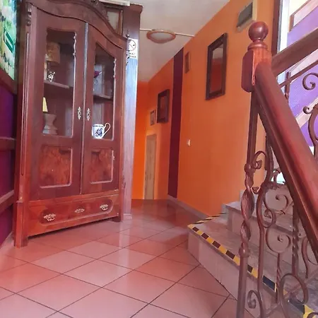 Uslugi Hotelarskie 酒店 2*