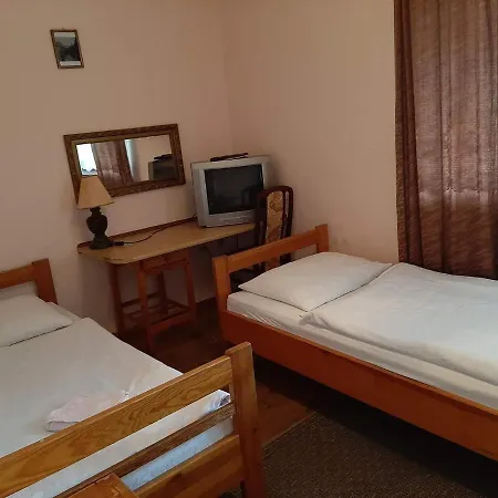 Uslugi Hotelarskie Отель 2*