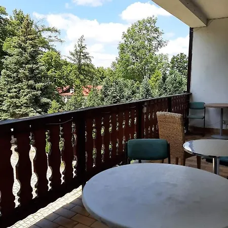 Uslugi Hotelarskie 2*