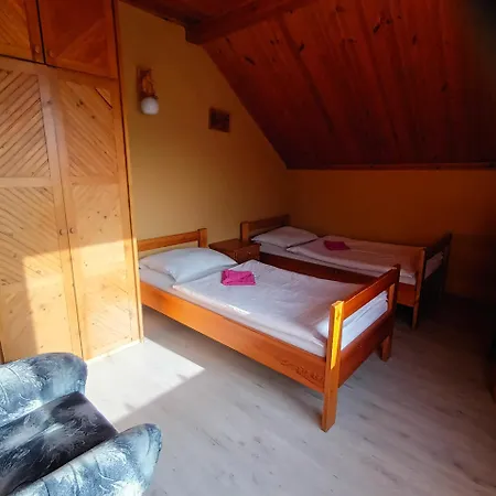 Ξενοδοχείο Uslugi Hotelarskie 2*