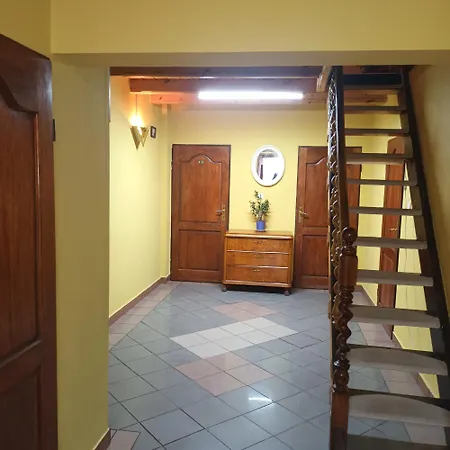 Uslugi Hotelarskie فندق 2*