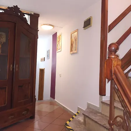 Uslugi Hotelarskie فندق كارباش