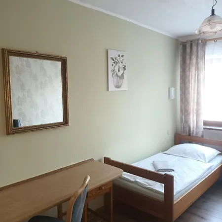 Uslugi Hotelarskie كارباش