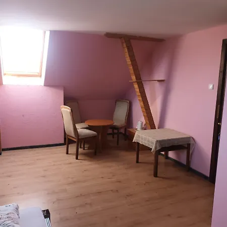 Uslugi Hotelarskie ホテル カルパッチ