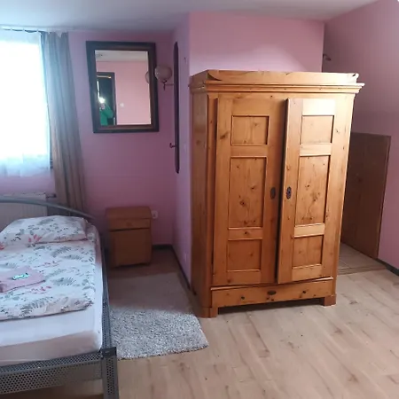 Uslugi Hotelarskie Szálloda 2*