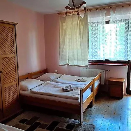 Hotel Uslugi Hotelarskie 2*