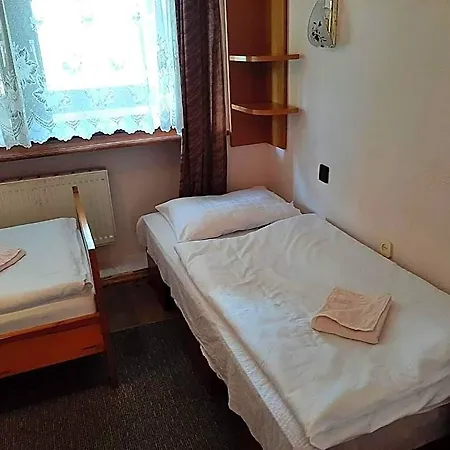Uslugi Hotelarskie 2*