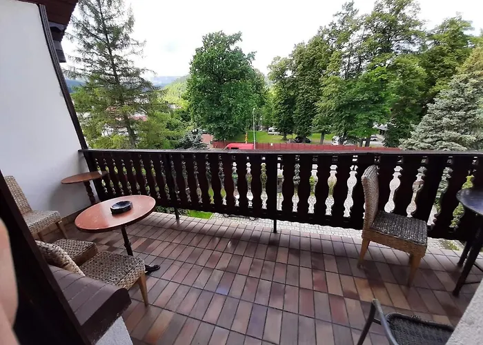 Uslugi Hotelarskie فندق 2*