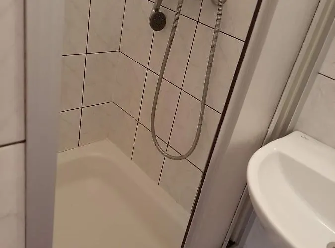 Uslugi Hotelarskie فندق 2*