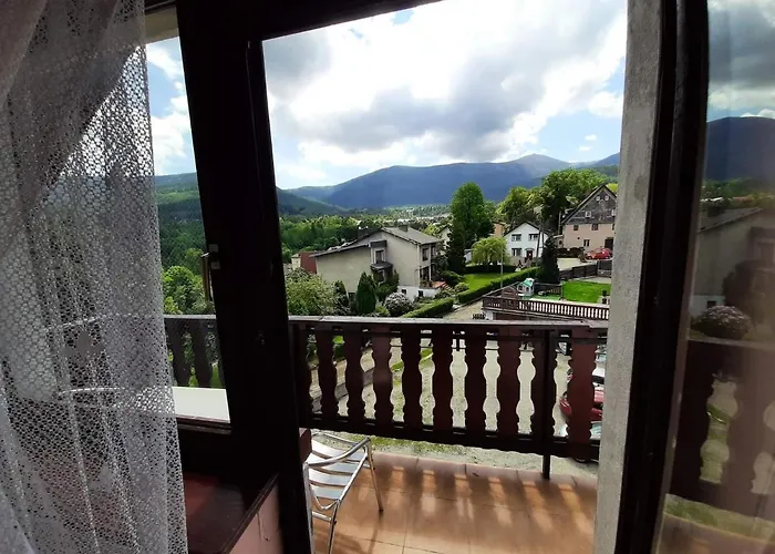 Uslugi Hotelarskie فندق