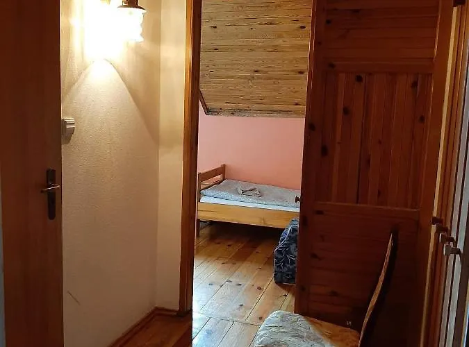 Uslugi Hotelarskie فندق كارباش