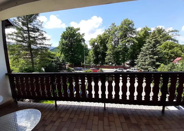 Uslugi Hotelarskie فندق 2*